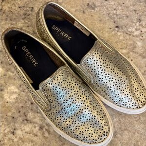 Sperry Seaside Women’s Silver Metallic Slip-On Perforated leather sneakers